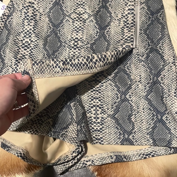 🐍🖤🔥NWT She+Sky Tran Boutique Snake Print Skort/Shorts - Picture 12 of 12